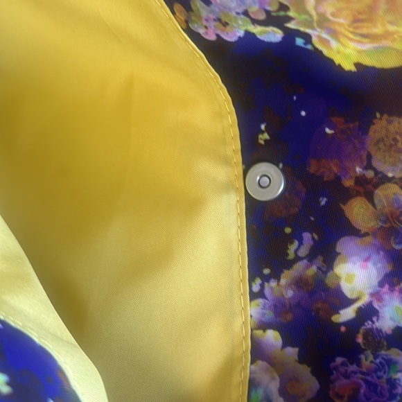 Used once, Baggallini, purple and yellow and white colorful Crossbody bag - Picture 4 of 10